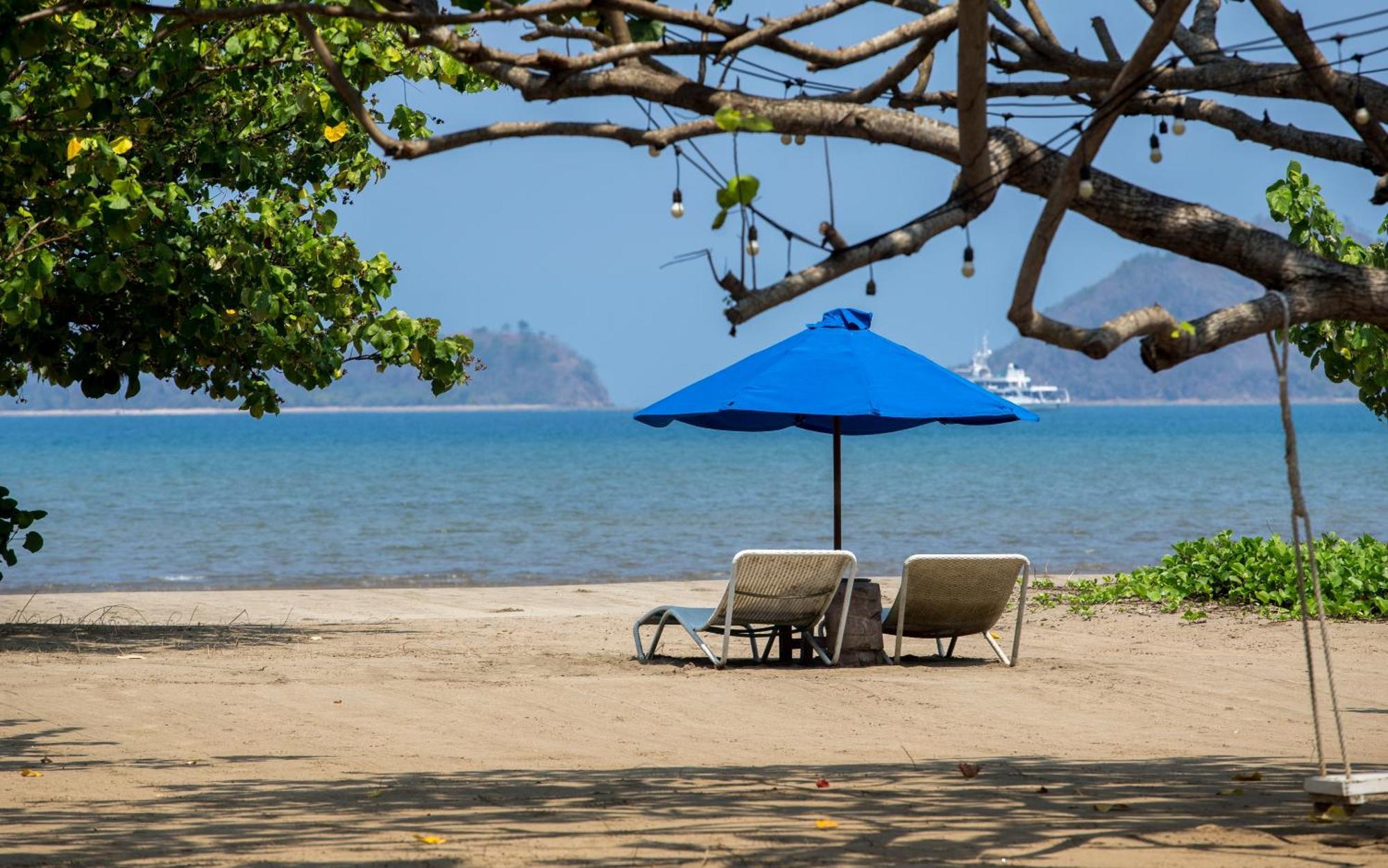 Puri Sari Beach Hotel Labuan Bajo Exterior foto